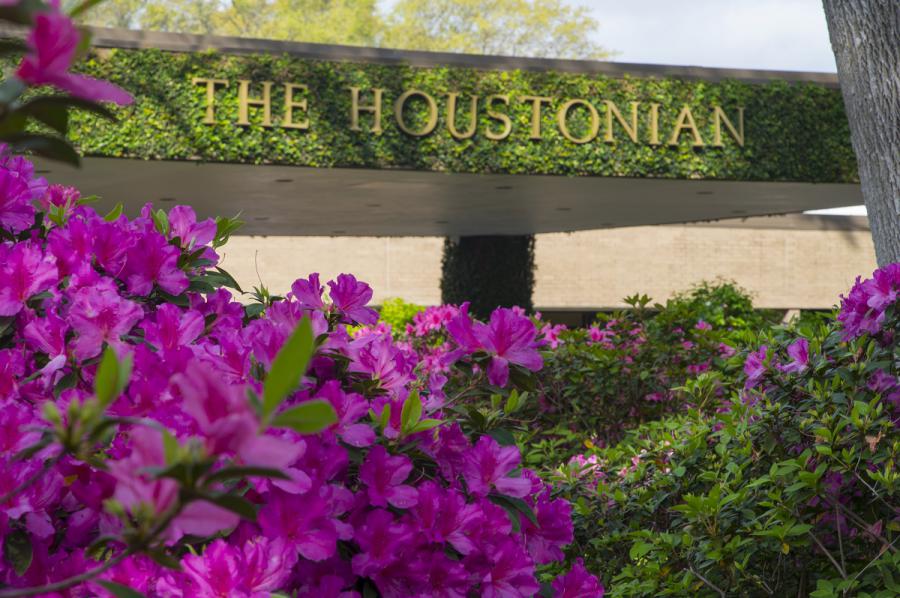 Houstonian Front Entrance
