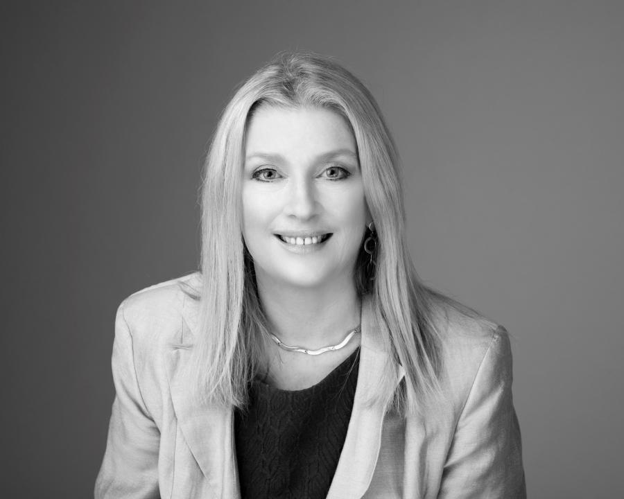 Dr. Niamh Middleton