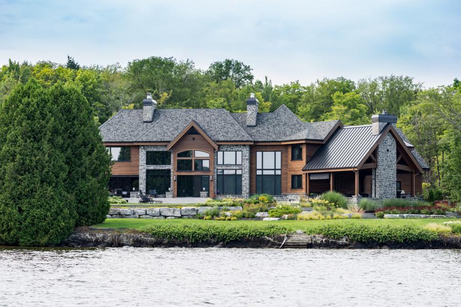 Lake Simcoe Home