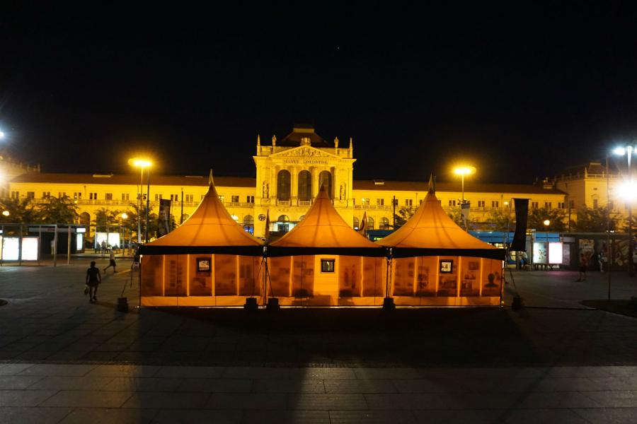 The inviting warmth of the Scientology Volunteer Ministers tent welcomed visitors in the heart of Zagreb.