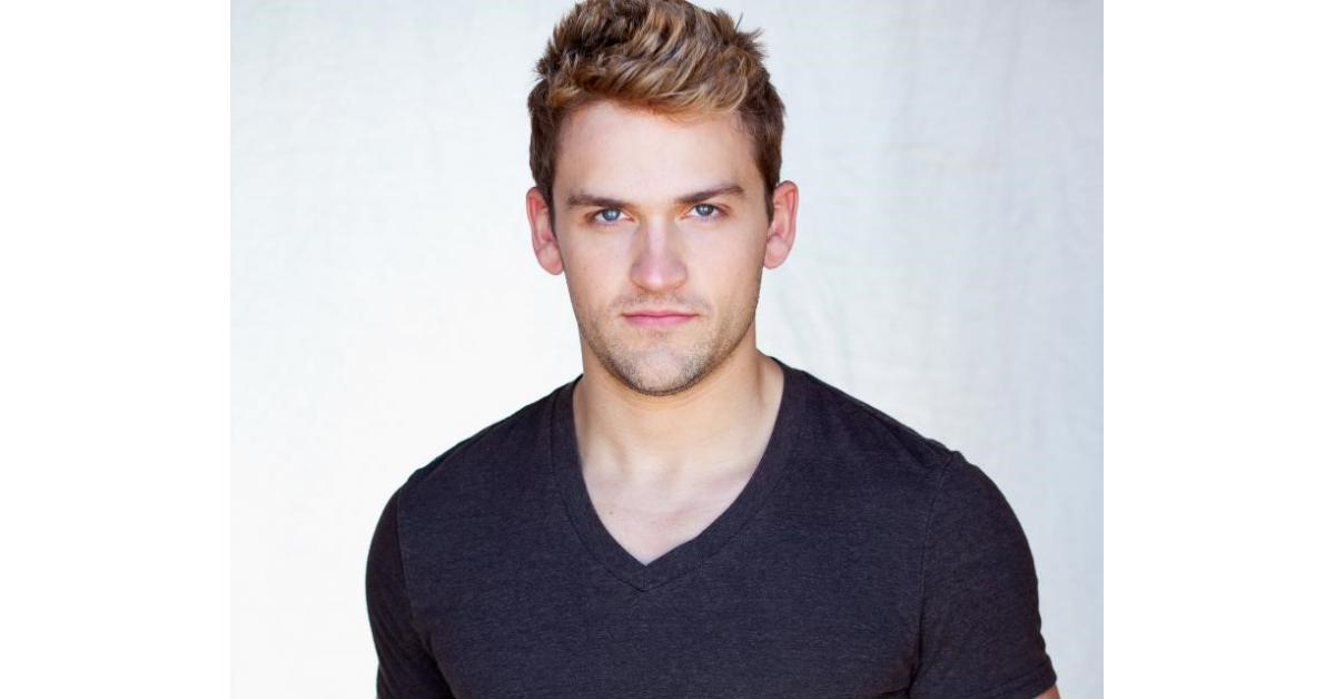 Video Neil Haskell performs ‘Lift it Up’ from ‘Singing Revolution the