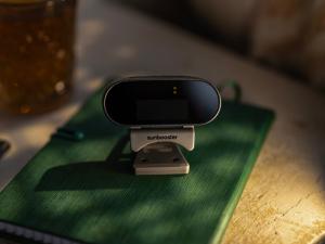 De foto toont SunBooster van SunLED Life Science, het eerste nabij-infraroodapparaat dat de systemische gezondheidsvoordelen van zonlicht naar binnen brengt