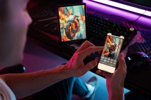 AI-Driven 2D-to-3D Conversion: Converts standard photos and videos into depth-enhanced 3D in as little as 10–20 seconds.