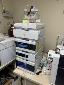 (Lot 70) Agilent Technologies 1290 Infinity UHPLC; Includes: G1316C 1290 TCC Heater Assembly, G4226A 1290 Sampler, G1330B FC/ ALS Therm