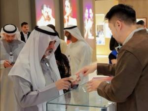His Highness Sheikh Nahyan bin Mubarak Al Nahyan in conversation with jewelry design artist Mr. Ma Rui.