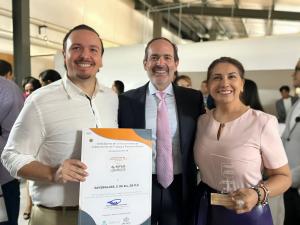 Saverglass was Awarded Excellence In Labor Practices placing them in the top 1% of companies operating in Jalisco, Mexico. The picture is of the Minister of Labor with Saverglass employees, Paul Risado-Rivial CSR Manager and Gabriela Espinosa-Hernandez H