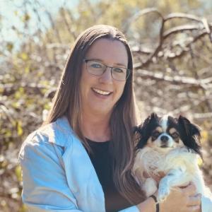 Dr. Amy Lutgen DeWitt, at her practice of in home pet euthanasia in Louisville, KY and the surrounding areas.