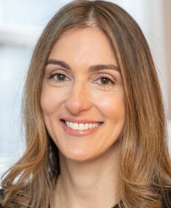 Dr. Elise Munoz, founder and clinical director of Feeling Good Psychotherapy, is a distinguished psychotherapist and educator who earned her Doctorate in Clinical Social Work from the University of Pennsylvania. She oversees the practice's in-house traini