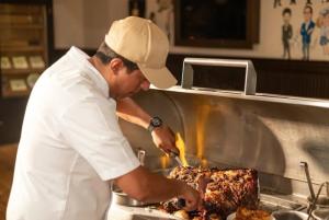 Cena romántica de San Valentín con cortes de carnes en restaurante de Polanco en un ambiente elegante e íntimo.