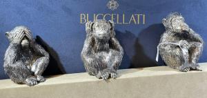 Buccellati items will be led by a group of three little monkey figurines in their famous “see no evil, hear no evil, speak no evil” pose, each one about 14cm tall (estimate: $15,000-$18,000).