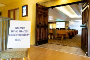 A welcoming space awaits attendees of the 40 Strategy Growth Workshop™, where select CEOs and business owners gather for two days of strategic clarity, expert insights, and actionable planning.