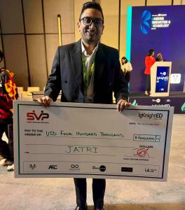 Founder receives $400,000 at The Wealth Circle and IgKnightED Startup Pitch Event