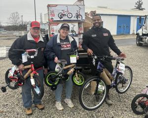 Vac2Go Donates Bikes to Toys for Tots