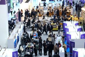 Close up view on the showfloor of COMEUP 2025