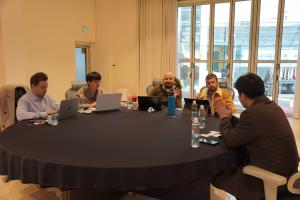 Uniqconn CEO Young Dong Kim conducts interviews with media representatives from four countries, including the United States, France, the United Arab Emirates, and Taiwan.