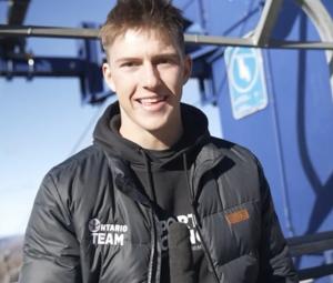 Max Moore, professional freestyle skier and SQRATCH launch partner, at Camp Fortune in Chelsea, Québec.