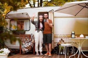 pre-owned 5th wheel camper dealers in Louisiana