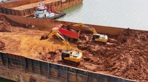 Nusa Nickel Barge Loading