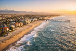 Aerial view of Huntington Beach, California, where Broadway Treatment Center connects patients to outpatient therapy that accepts insurance.