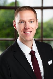 Headshot of Thomas Pivnicny, Managing Partner at Kitay Law Offices