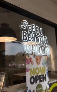 Beyond Juicery celebrates the opening of its second Naples, Florida location, in The Pavilion shopping center.