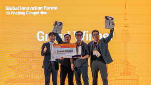 SBA President presented the Grand Award to Firsthabit of Seoul Pavilion