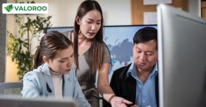 People-first coaching session at Valoroo, developing offshore logistics professionals through mentorship, collaboration, and structured training.