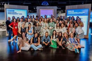 WithIt is a non-profit organization that was founded in 1997 on the core belief that women should play a major role in the growth and development of the retail and home furnishings industries.