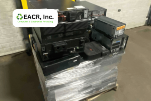 Palletized UPS battery backup systems for recycling