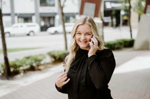 Lise Reitsma working from home between calls.