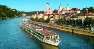 Queen sailing Passau