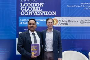 Manoj K. Raut, CEO of the Institute of Directors, India with Roger Spitz