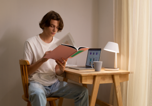 Yeelight Staria Bedside Lamp Pro, a good companion to your reading time