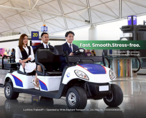 Coordinated airport mobility helping travelers move calmly through high-traffic terminal environments.