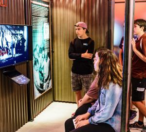 student class touring the museum