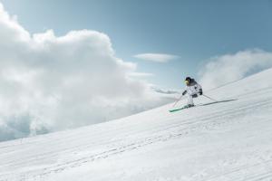 Schlosshotel Fiss Skiing 2