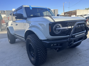 Bronco Windshield Repair San Diego