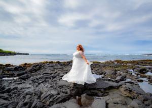 Punaluʻu Black Sand Beach Emerges as Premier Destination for Big Island Wedding Officiant