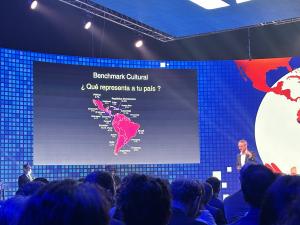 Alvaro Soto, director of CENIA, presenting the cultural benchmark of the Latam GPT model.