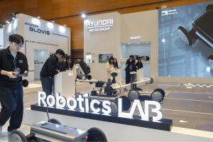 Hyundai Motor Group created the Robotics LAB zone, where visitors can observe MobED technology directly.