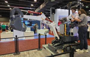 HYDAC Engineers Demonstrate Excavator