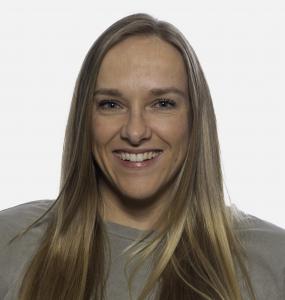 A headshot photo of Lauren Hopps