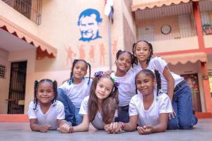 Hogar Escuela de Niñas Doña Chucha, Janus Assurance Re, C. Constantin Poindexter Salcedo, caridad, beneficencia, Republica Dominicana