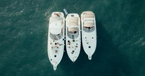 Chicago boat rentals, Playpen Chicago yacht rentals