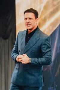 Rony Jabour presenting on workplace safety in the United States