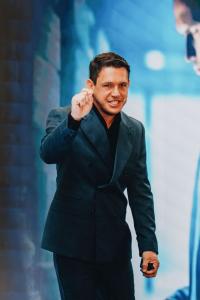 Rony Jabour speaking about safety leadership and communication in the United States