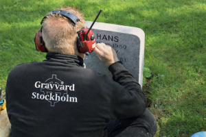 Renovering av gravsten