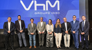 Tony Morais (Socio de GROUPE IDEC y Director General del Área de Ingeniería), Jean-Michel Jacintho (Director General de VHM) y Vitor Hugo (fundador de VHM) junto con sus equipos