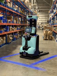 The J1600 self-driving pallet jack