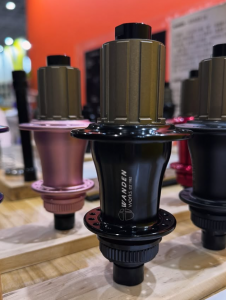  Yu Hub established its own premium hub brand — WANDEN — symbolizing its continuous pursuit of innovation and excellence, representing performance, craftsmanship, and reliability yuhub.